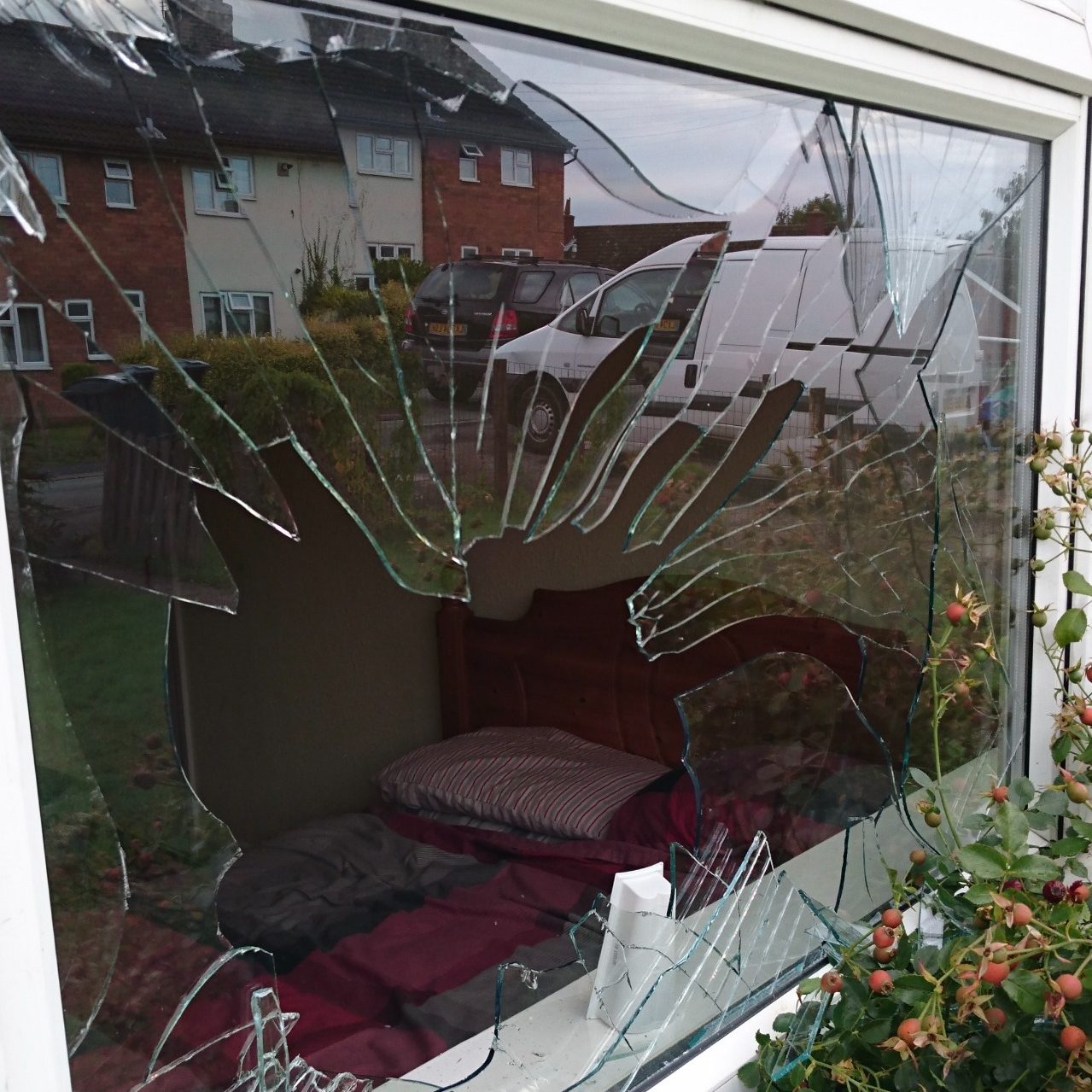 R Davies Glazing Services offer a double glazed unit replacement service Misted or broken double glazed unit repairs at competitive rates